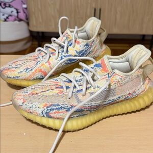YEEZY BOOST 350 SZ 6 - MULTI COLORED
